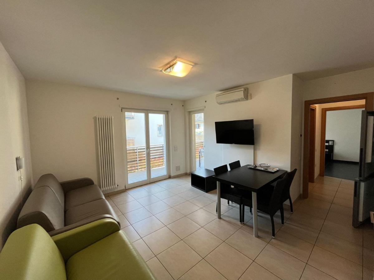 4 Limoni Apartment Resort Riva del Garda Luaran gambar