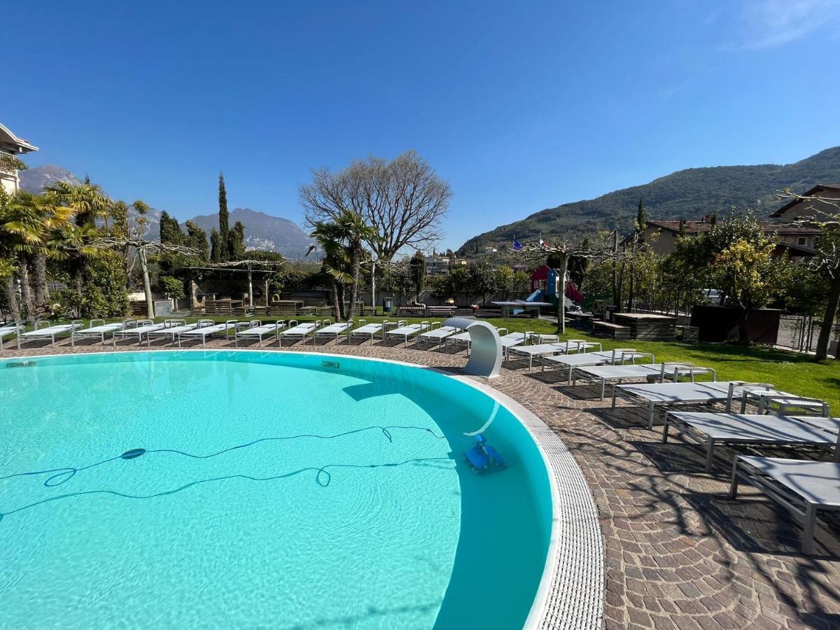 4 Limoni Apartment Resort Riva del Garda Luaran gambar