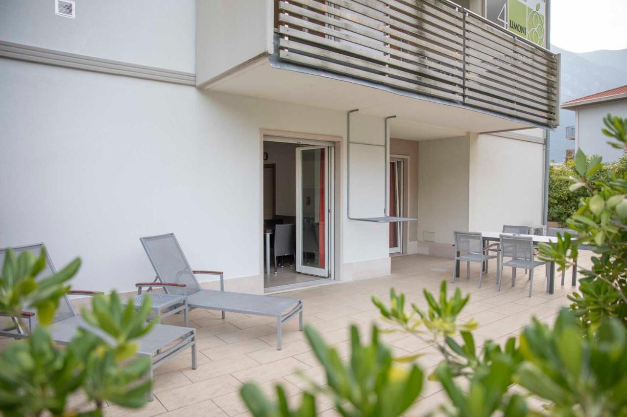 4 Limoni Apartment Resort Riva del Garda Luaran gambar