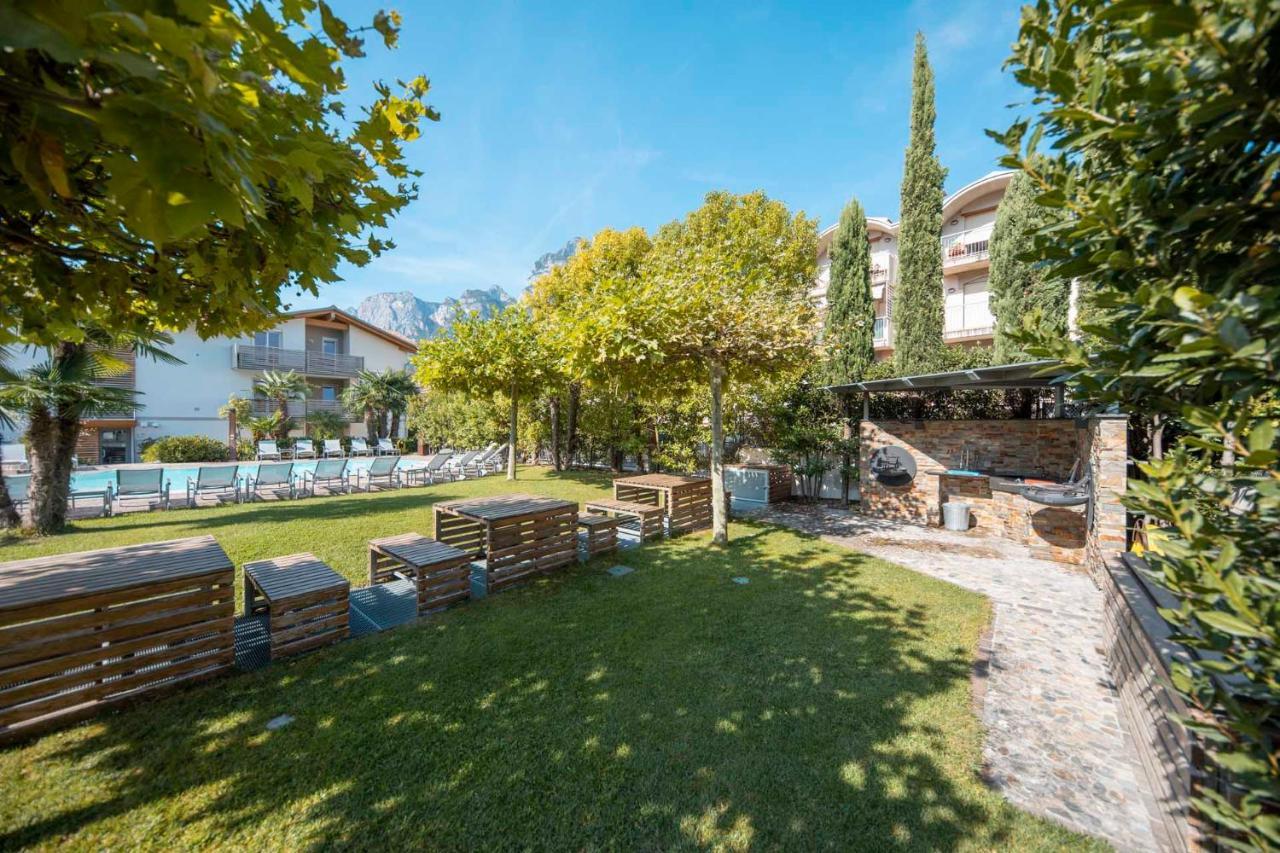 4 Limoni Apartment Resort Riva del Garda Luaran gambar